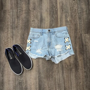 Hollister Hi Rise Vintage Stretch Jean Short
